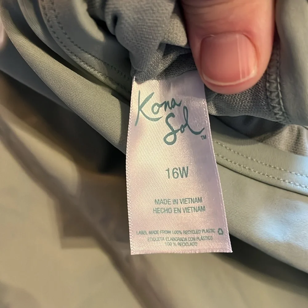 NWT-Kona Sol-16W--greenV-neck, cheeky, adjustable straps, one piece swimsuit. - Picture 6 of 12